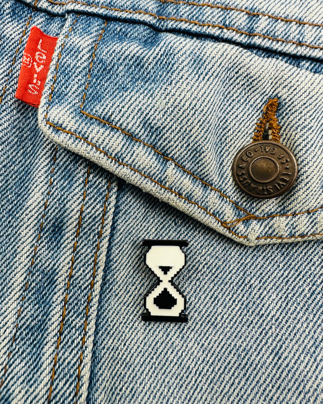 Pixel Timeglas Pin Badge