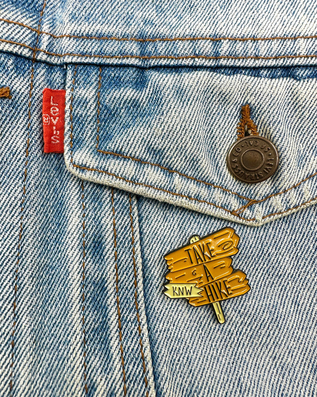 Tag en Vandretur Emalje Pin Badge