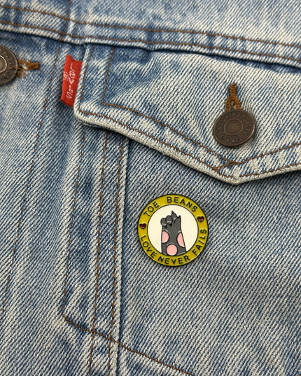 Toe Beans Pin - Cute Accessory for Cat Fans