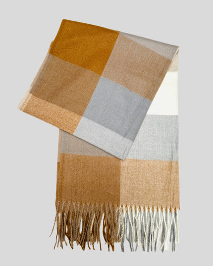 Grå og nude ternet-scarf