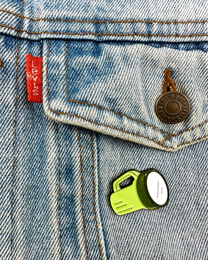 Lommelygte Emalje Pin Badge