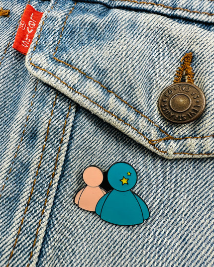Chat Pin - Fun Accessory for Conversation Starters