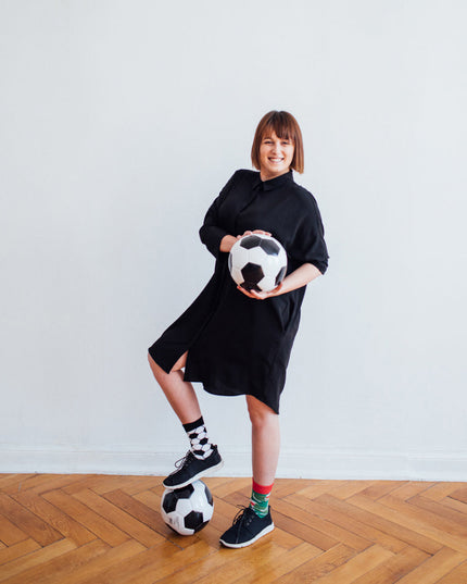 Many Mornings Zokni - Football Fan Fun Socks for Everyone