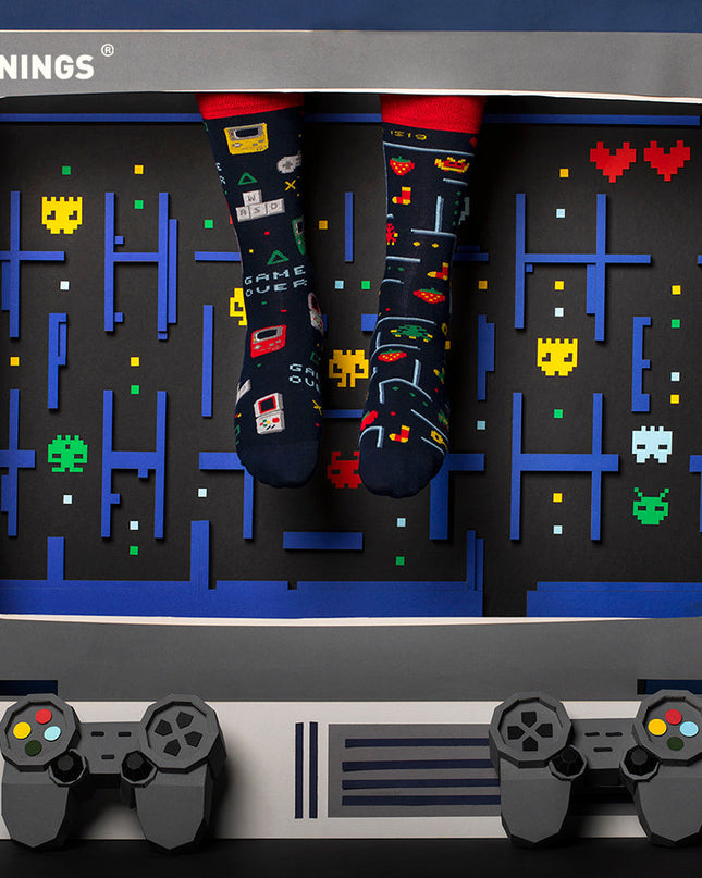 Many Mornings Zokni - Game Over Fun Socks for All Ages