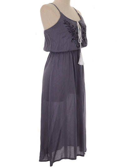 Vestido bordado gris