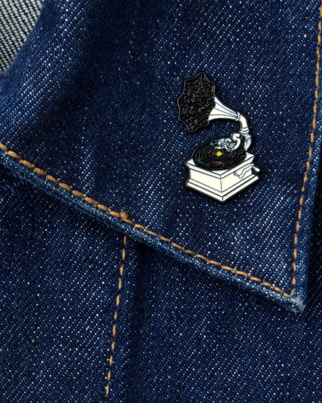 Pin - Gramophone Fun Accessory for Music Lovers