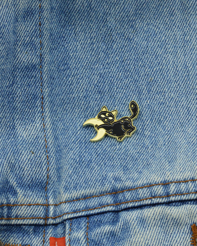 Pin de Gato Lunar - Accesorio Encantador de Halloween