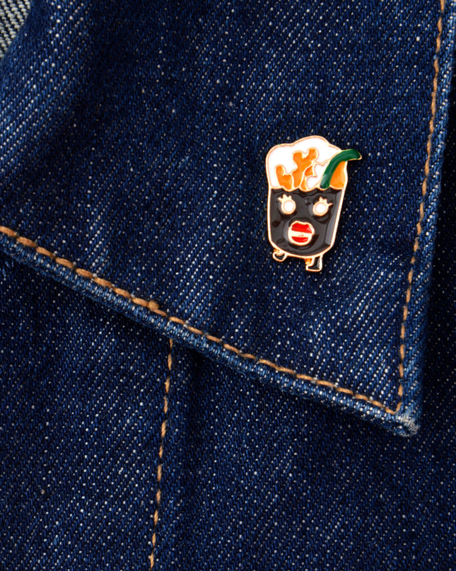 Miss Hot Drink Emalje Pin