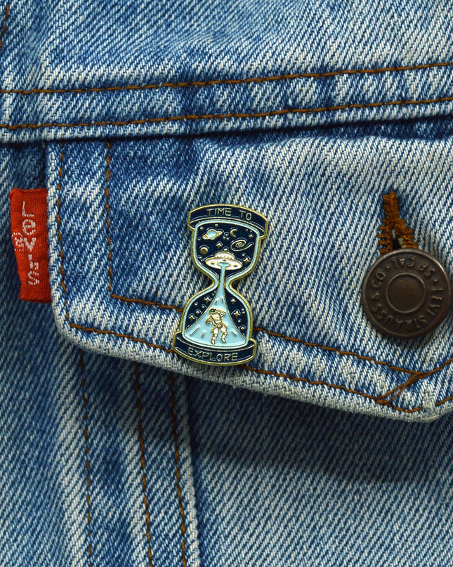 Kitűző - Accesorio de Aventura Tiempo de Explorar