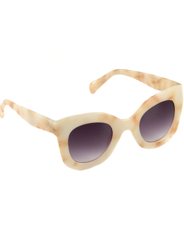 Accesorios Beige Oversized para un Look Chic