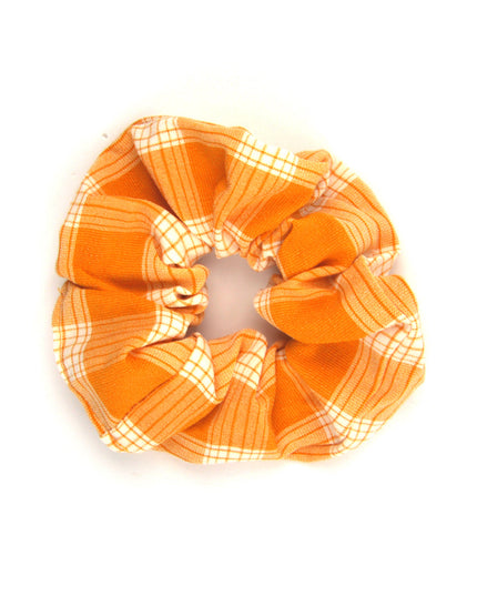 Accesorio de scrunchie a cuadros amarillos de moda