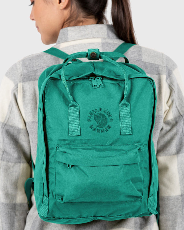 Mochila Fjallraven Re-Kanken en Negro Clásico