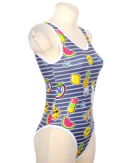 Vestido de baño con símbolos únicos para todas las edades