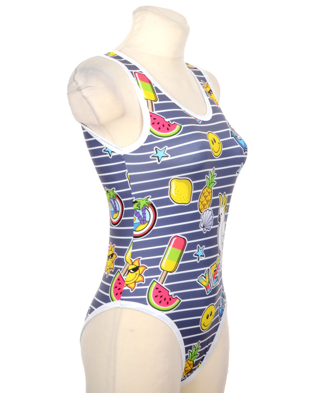 Vestido de baño con símbolos únicos para todas las edades